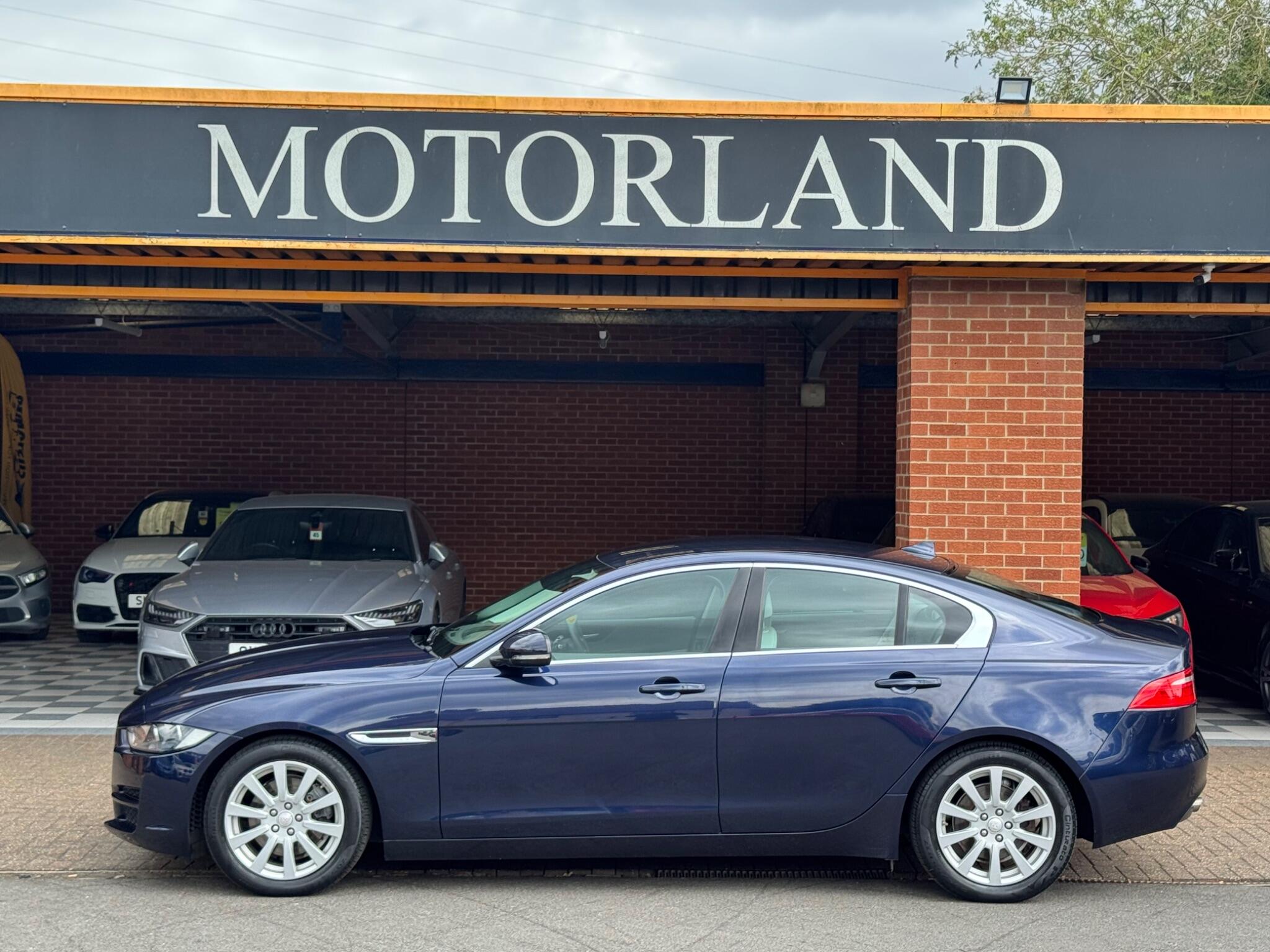 Jaguar Xe view 6