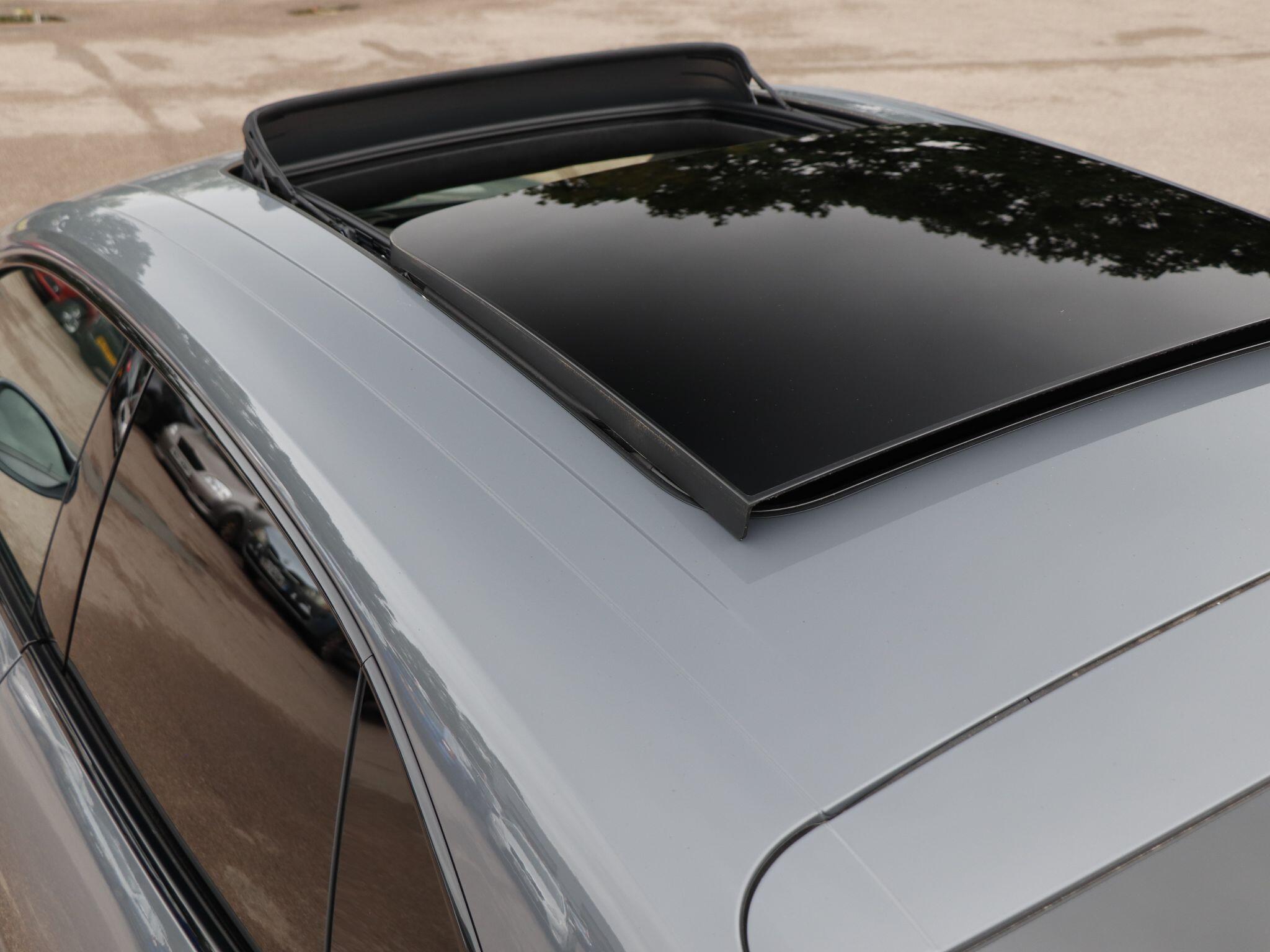 Porsche Macan view 31
