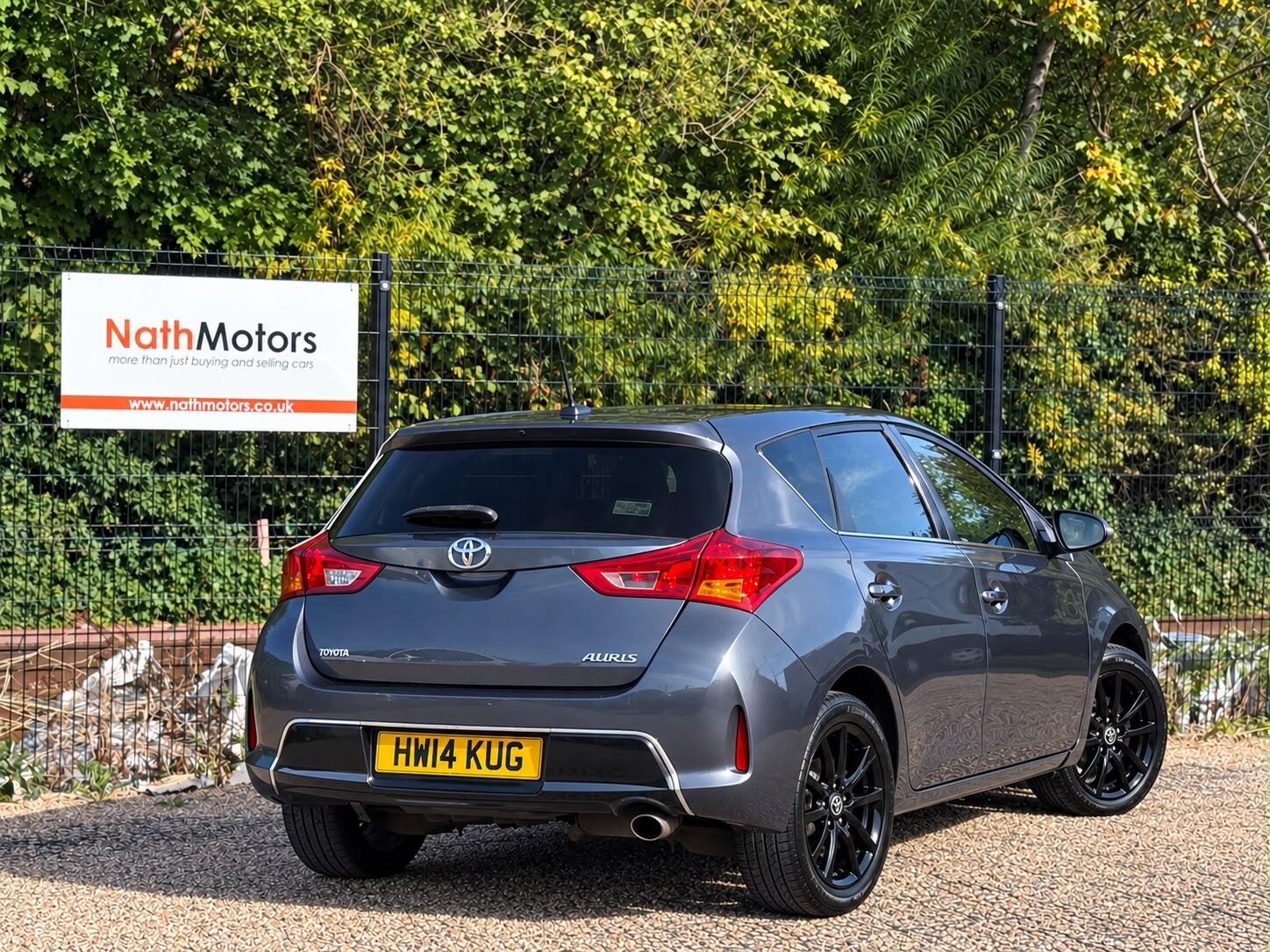 Toyota Auris view 8