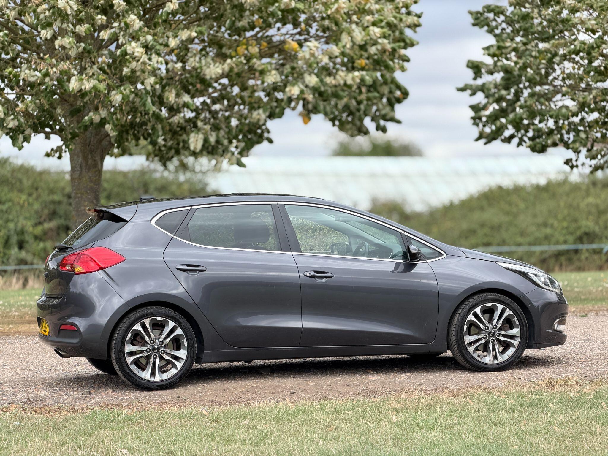 Kia Ceed view 4