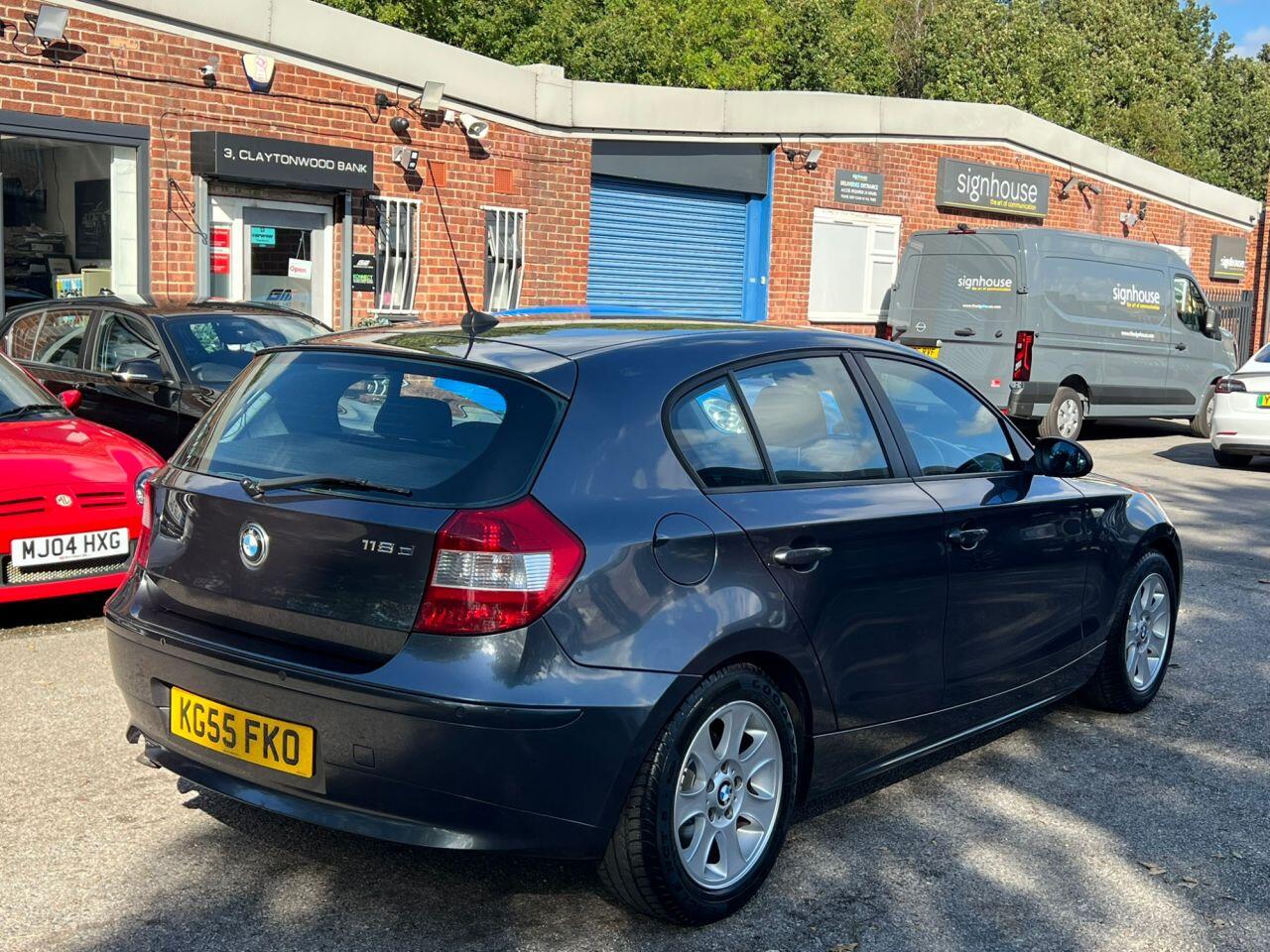 BMW 1 Series view 4