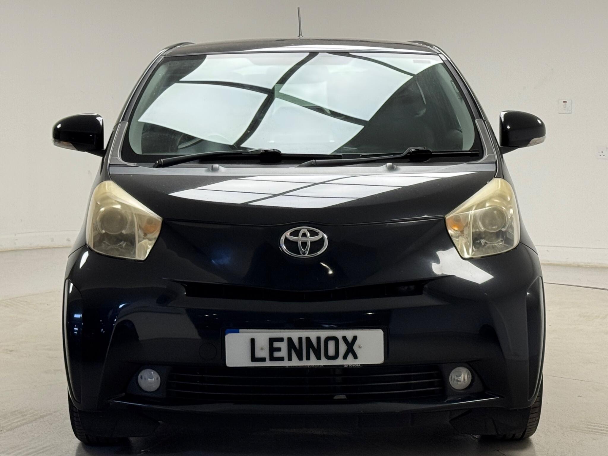 Toyota Iq view 2