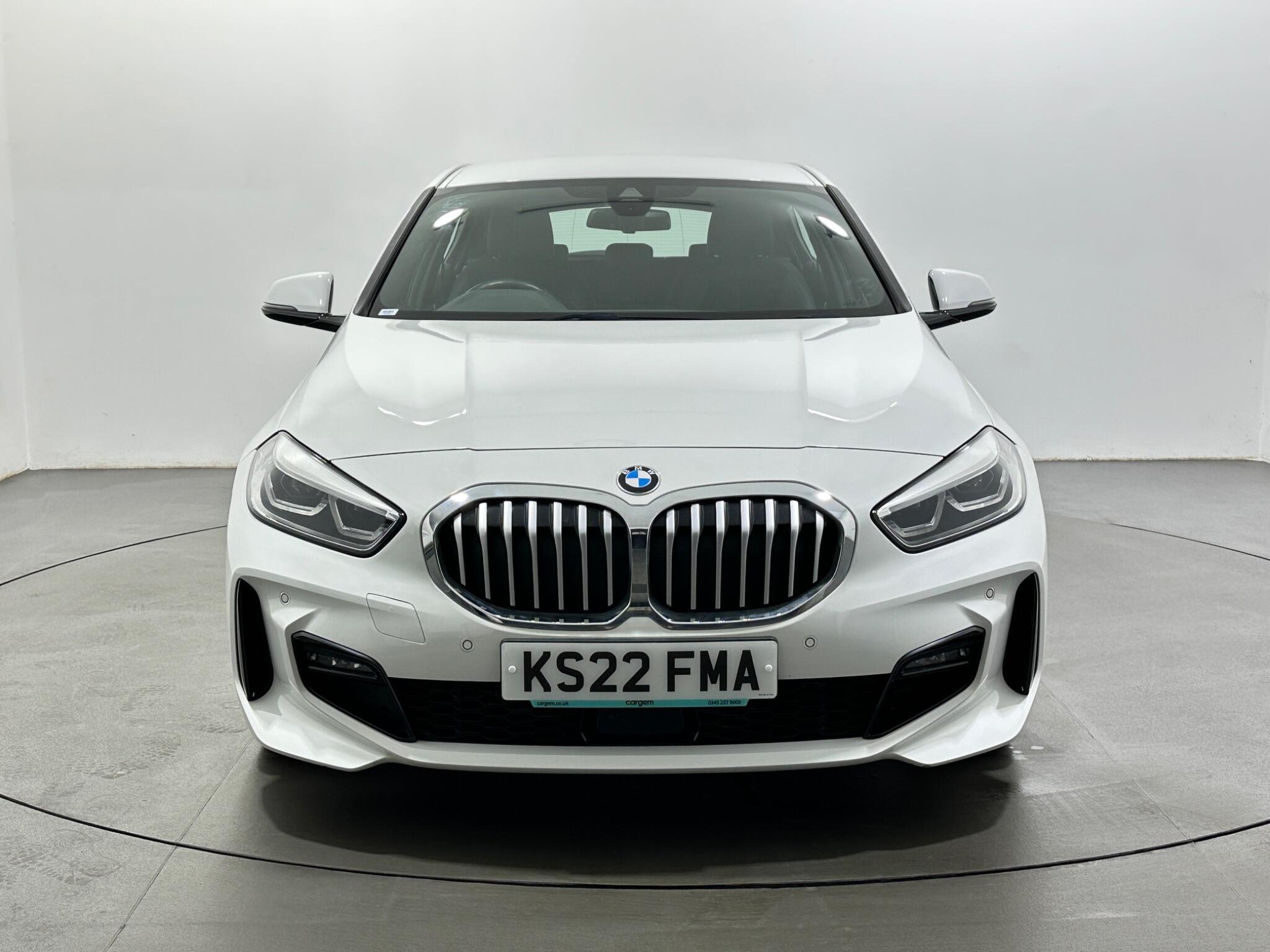 BMW 1 Series view 3