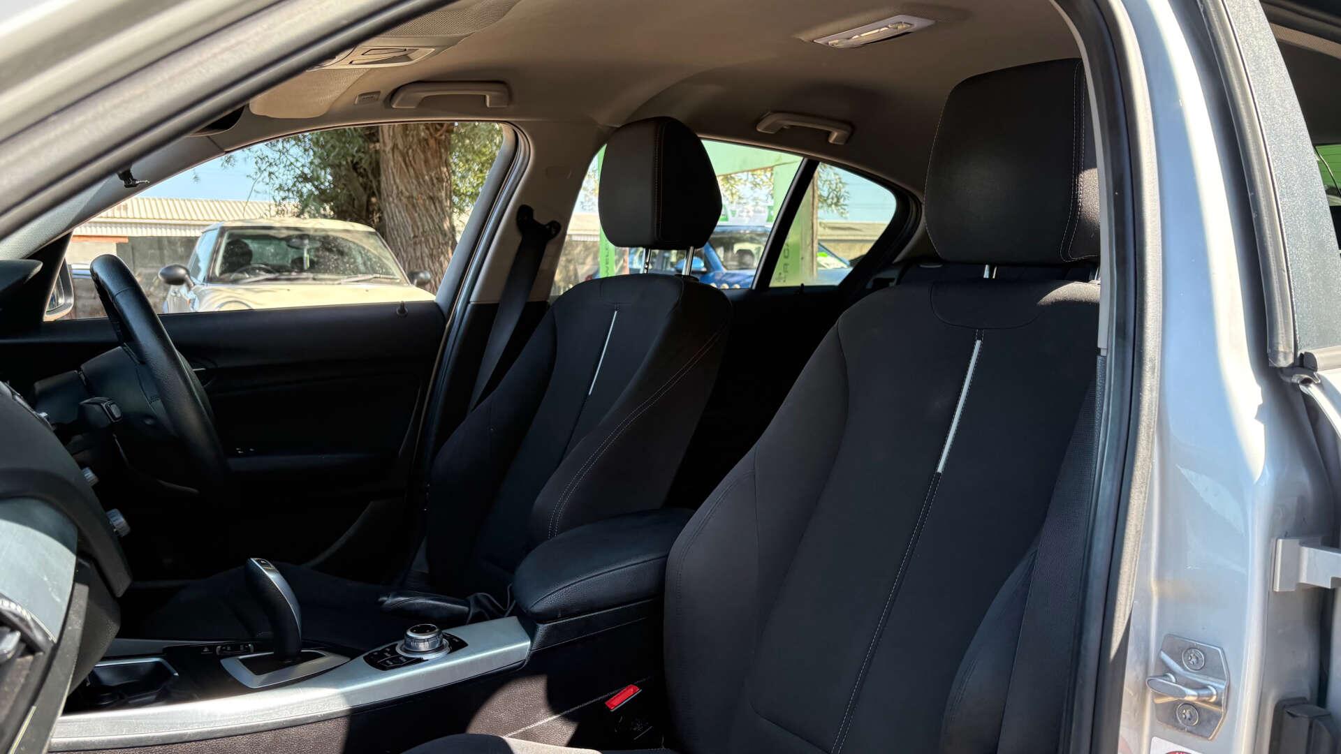 BMW 1 Series view 13