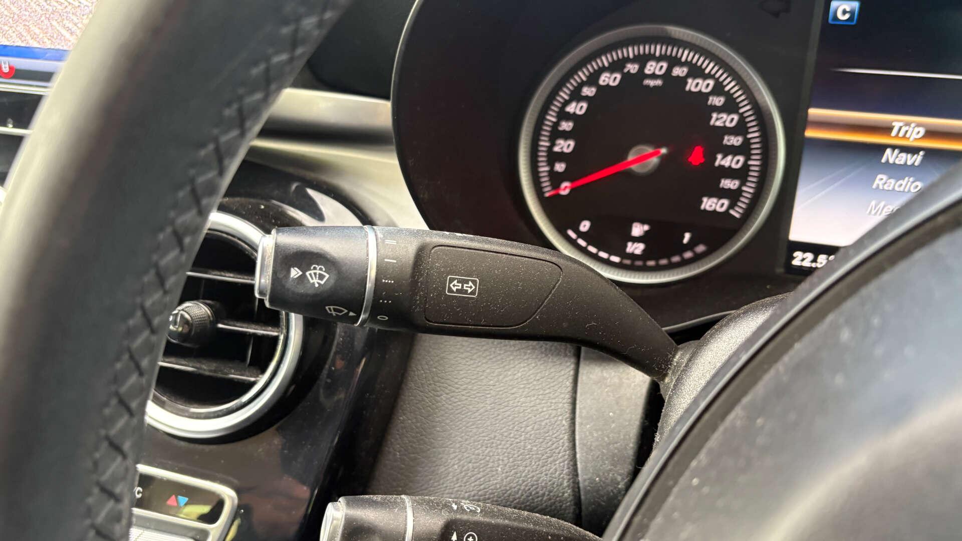 Mercedes-Benz C-Class view 18
