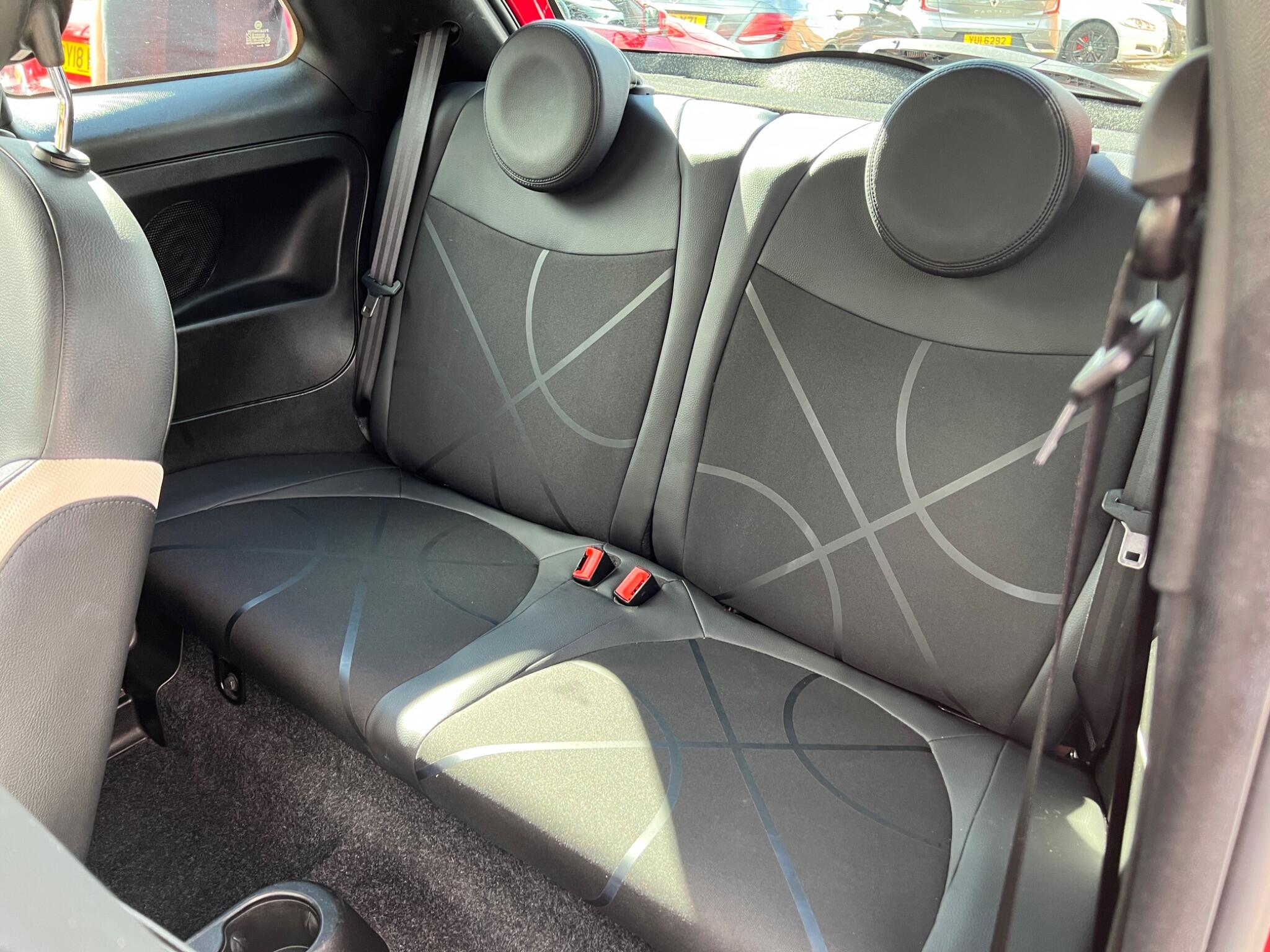 2016 Fiat 500 image 22