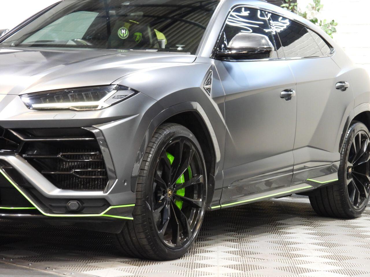 Lamborghini Urus view 72