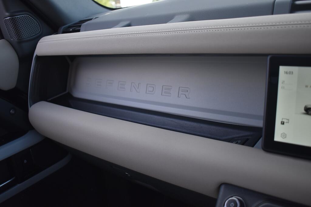 Land Rover Defender view 42