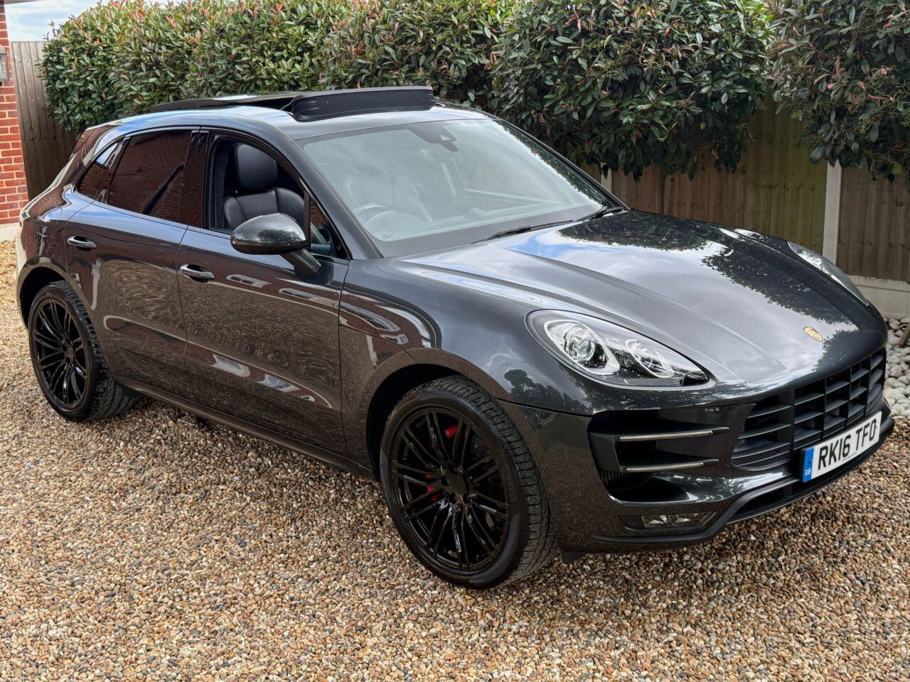 Porsche Macan view 5