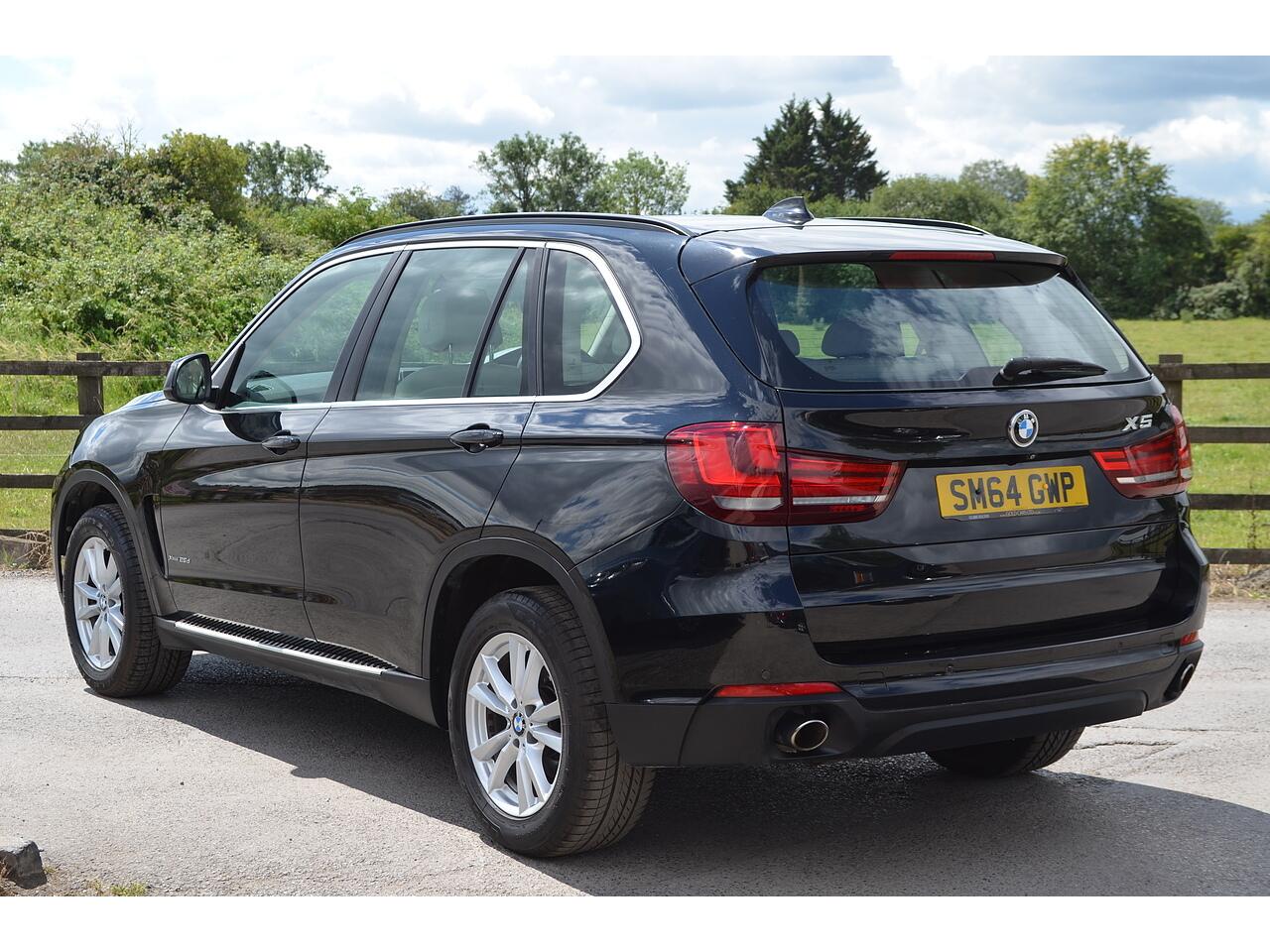 BMW X5 view 8