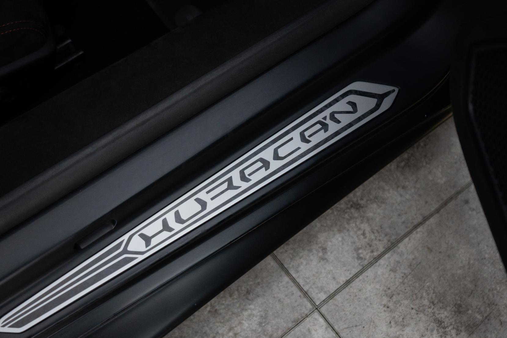 Lamborghini Huracan view 45