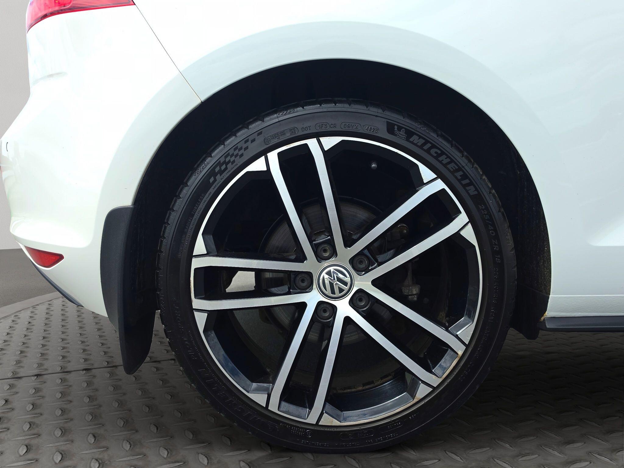 Volkswagen Golf view 20