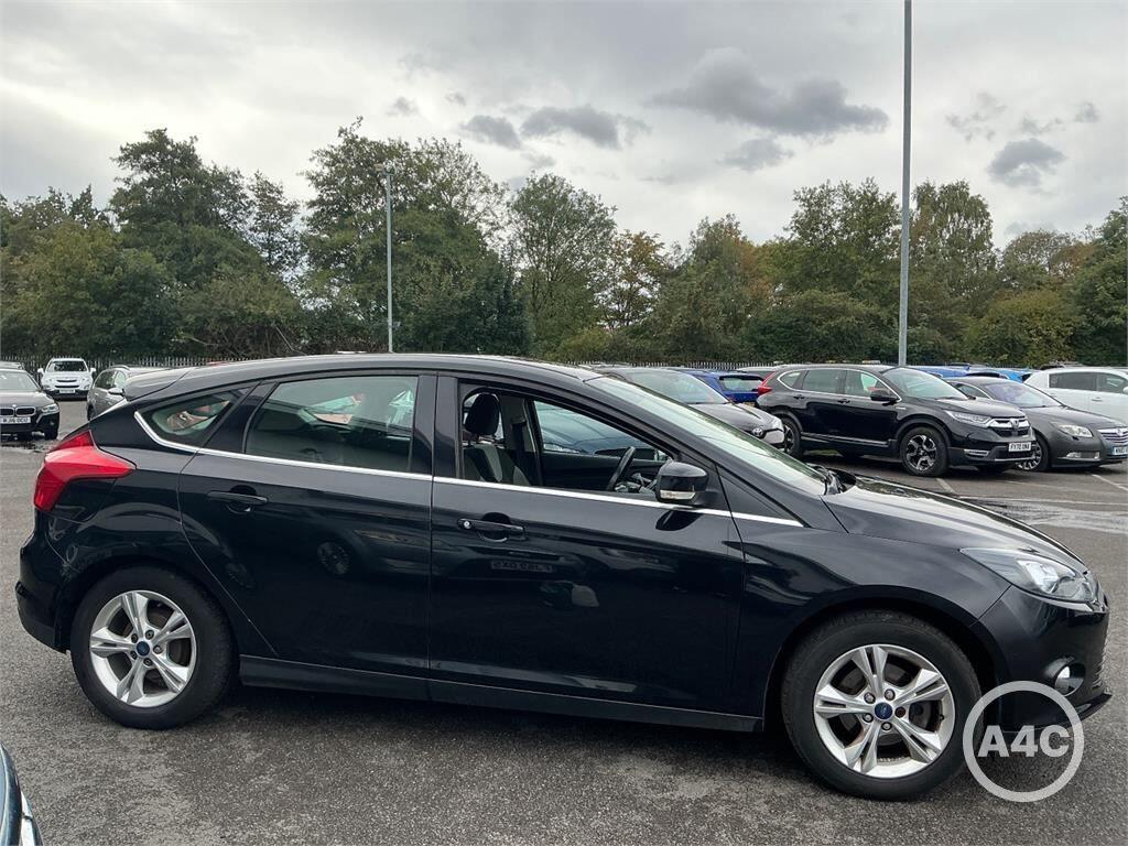 Ford Focus view 2