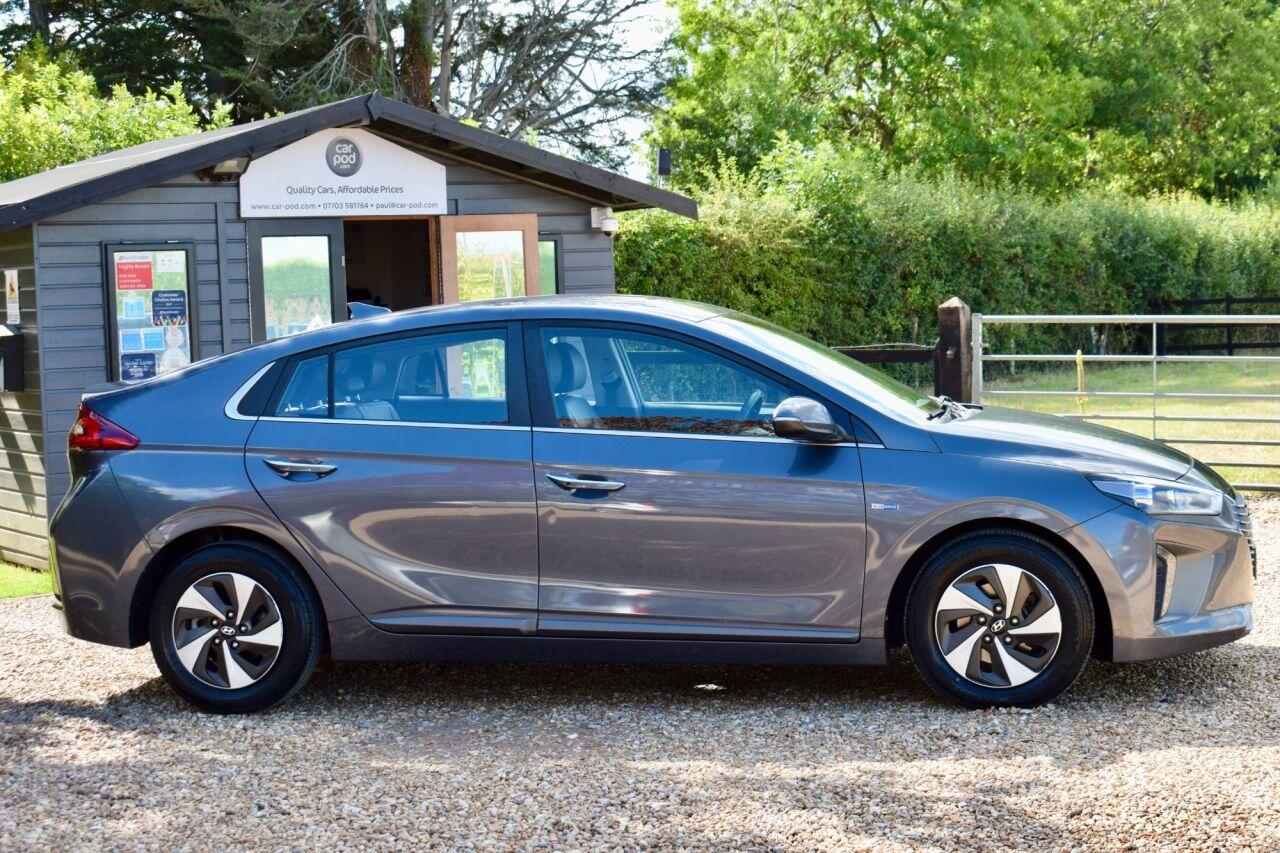 Hyundai Ioniq view 15