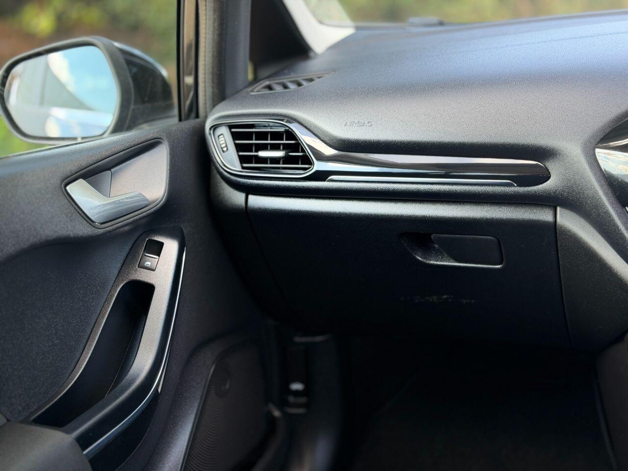 Ford Fiesta view 90