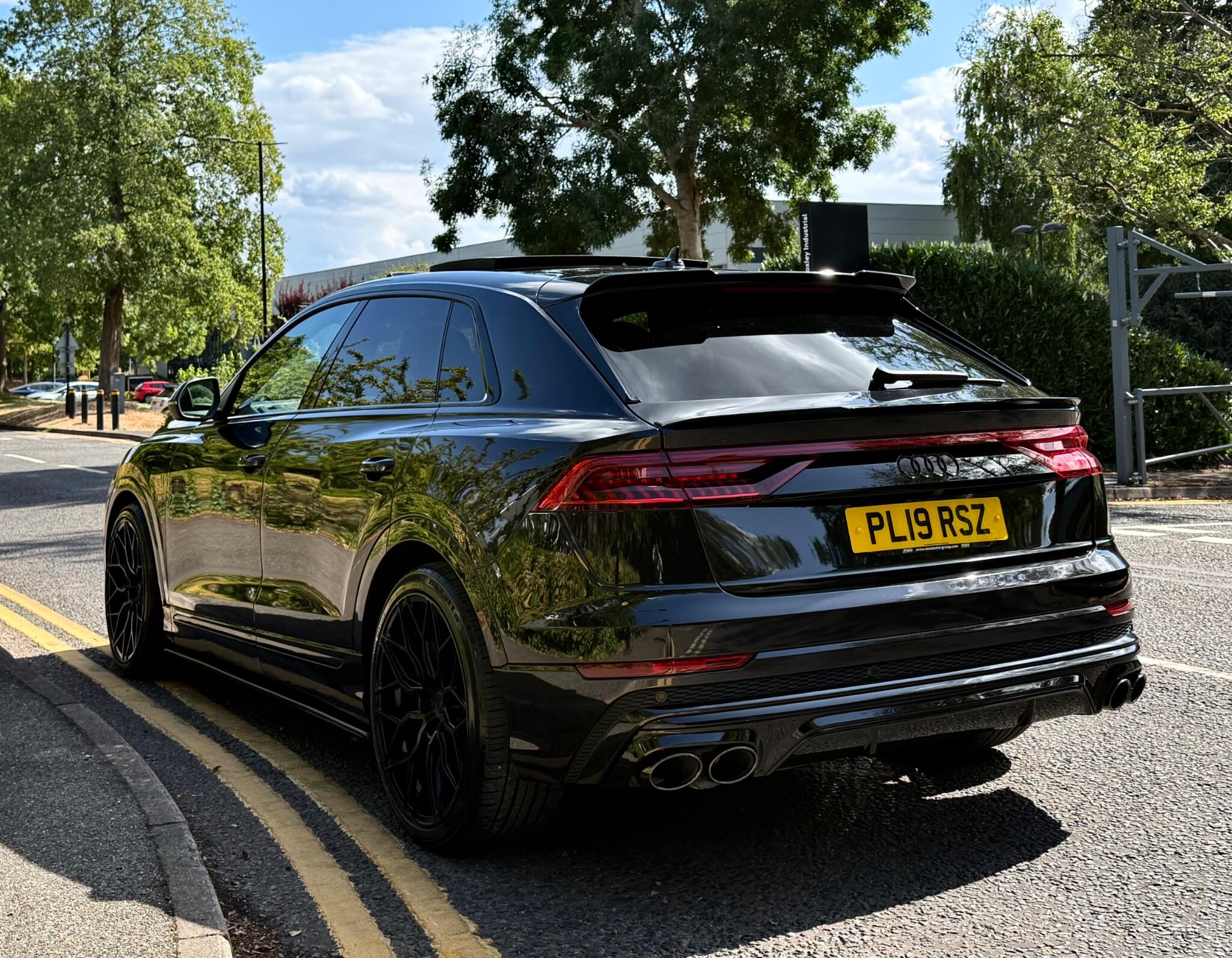 Audi Q8 view 19