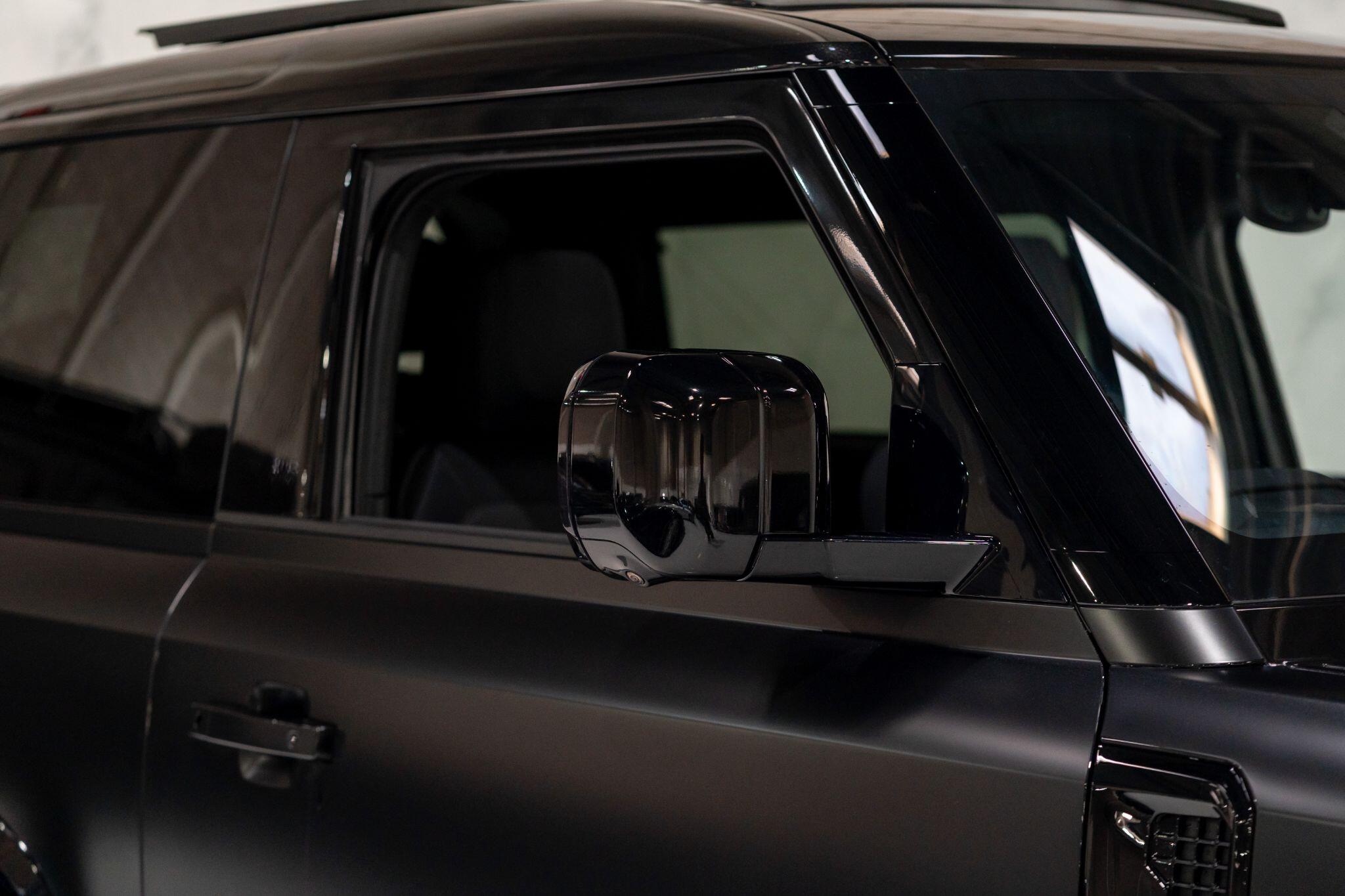 Land Rover Defender view 37