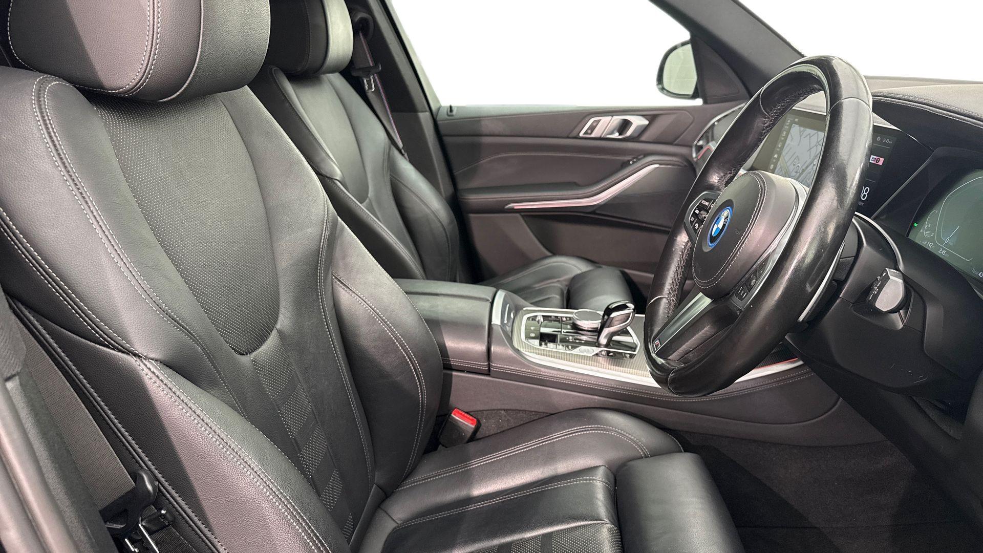 BMW X5 view 11