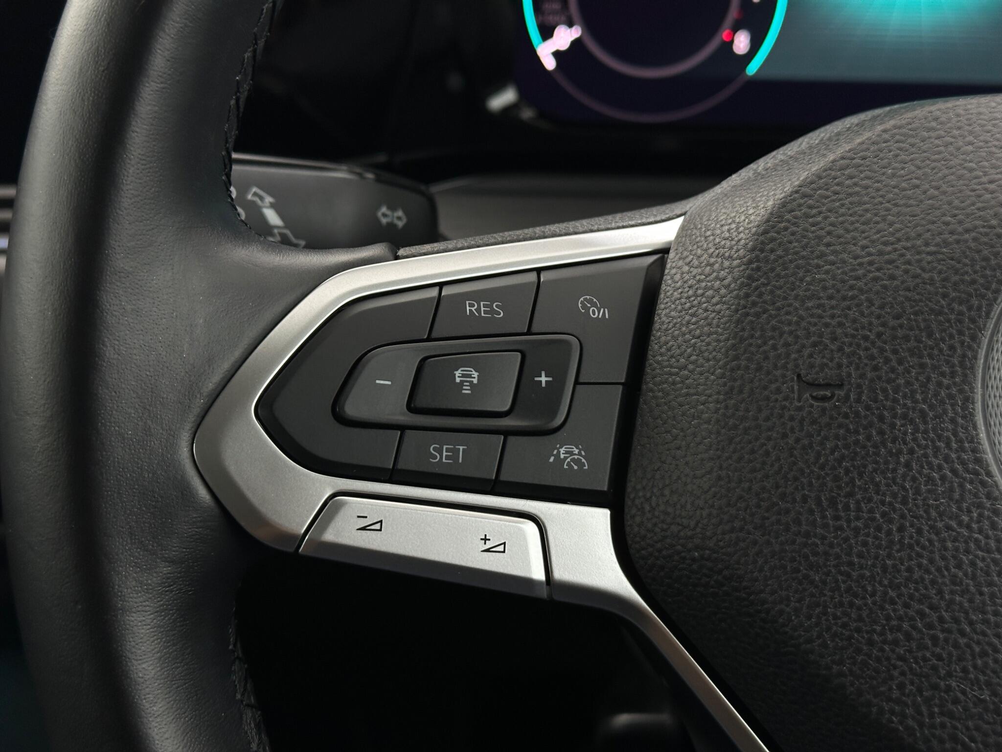 Volkswagen Golf view 15