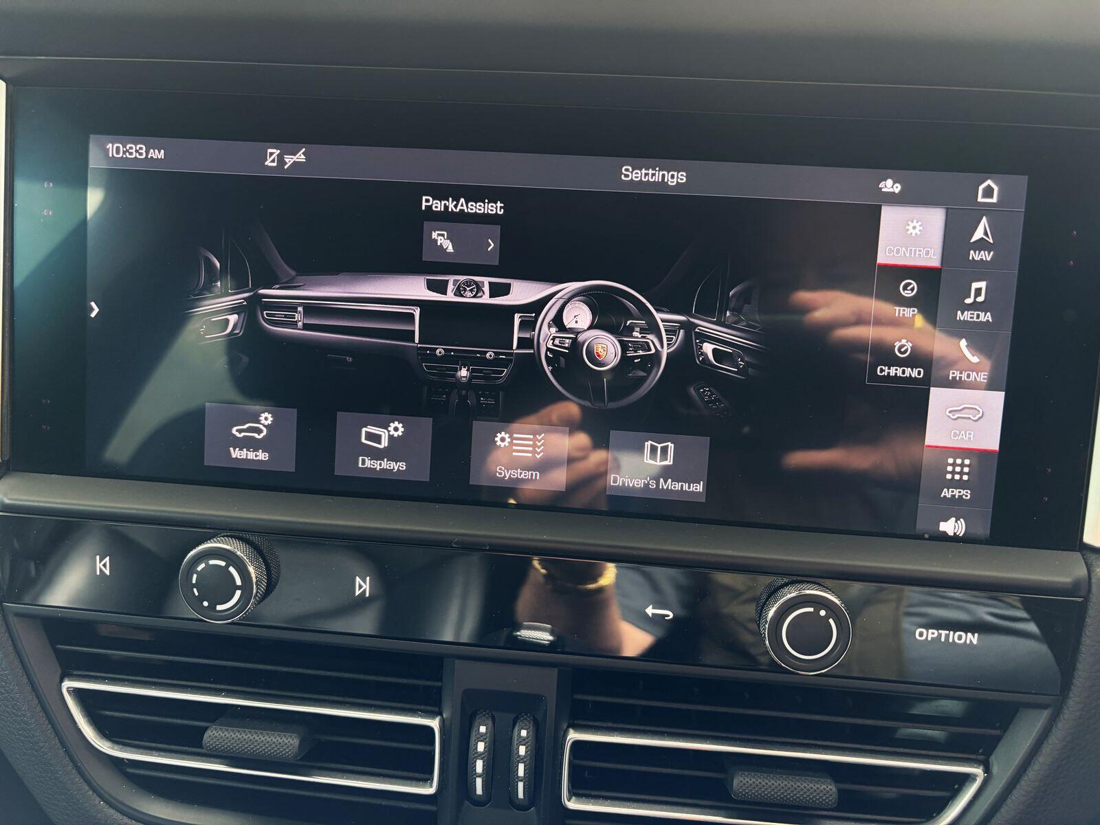 Porsche Macan view 28