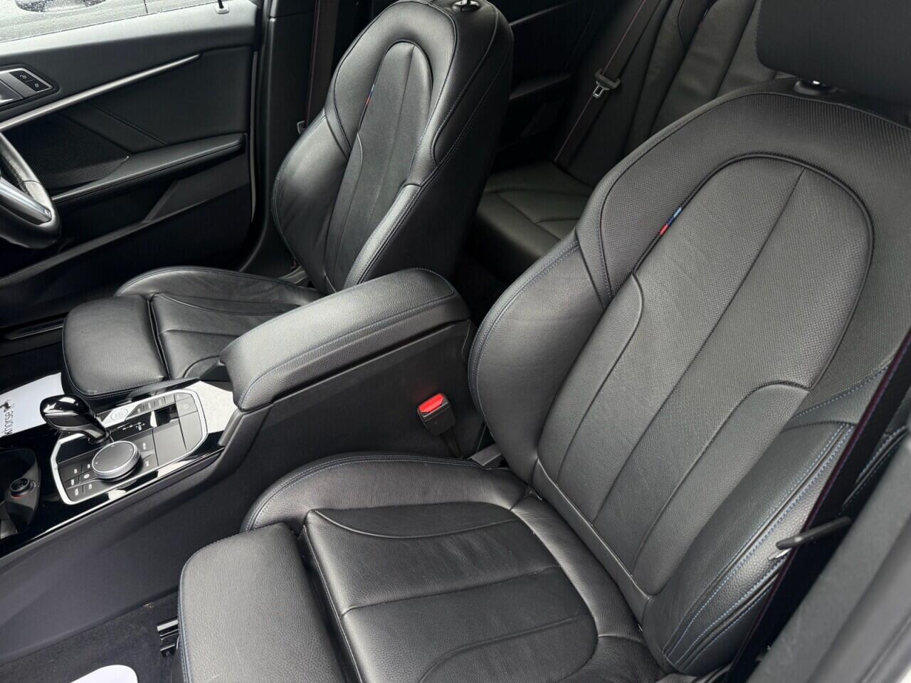 BMW 1 Series view 14