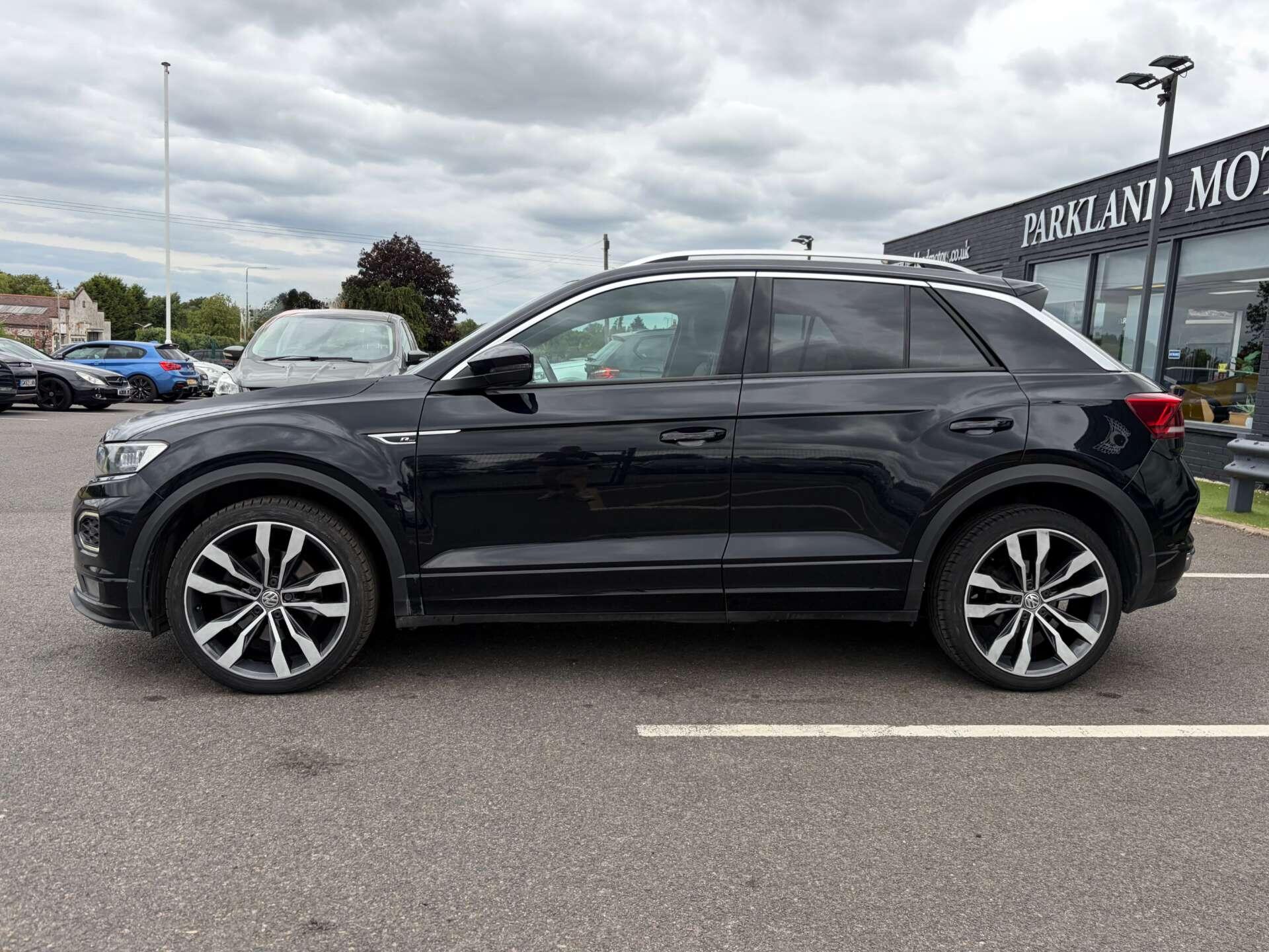 Volkswagen T-Roc view 5