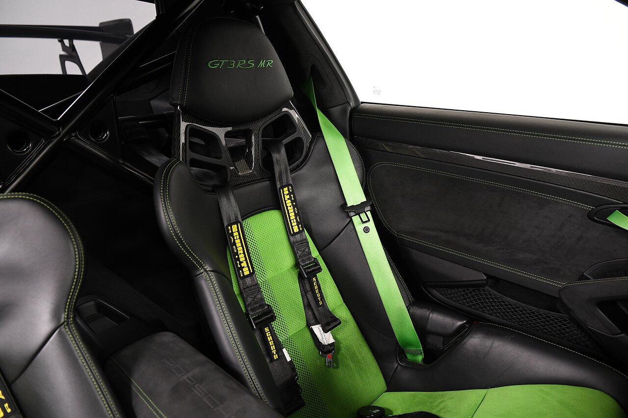 Porsche 911 view 12