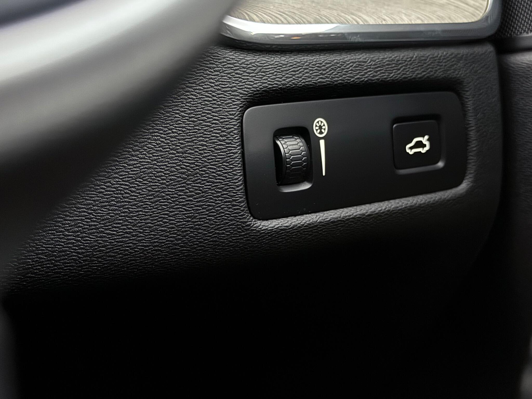Volvo XC60 view 20