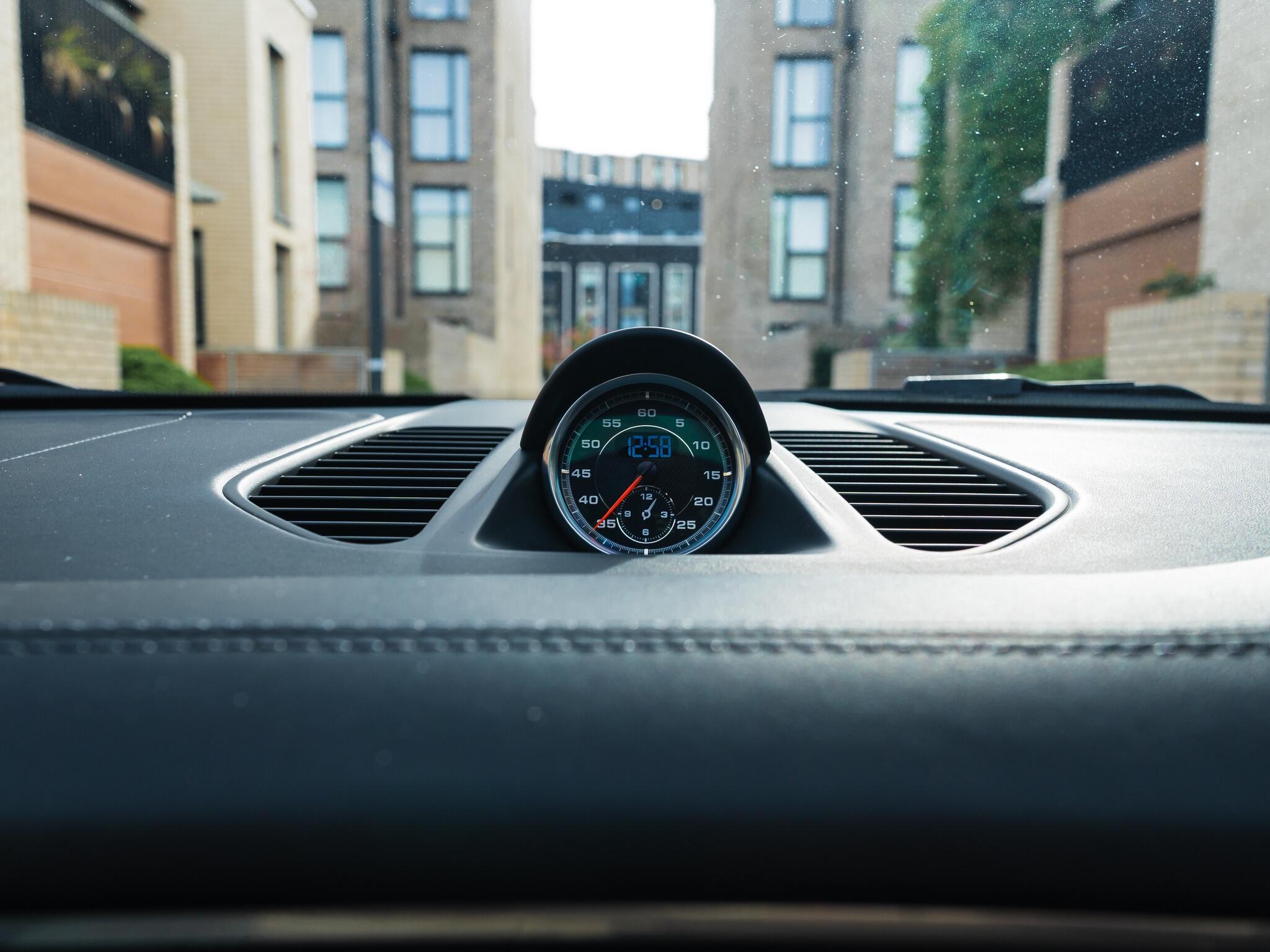 Porsche 911 view 19
