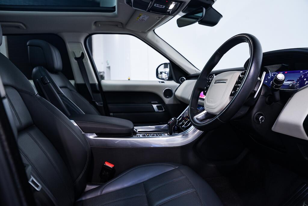 Land Rover Range Rover Sport view 10