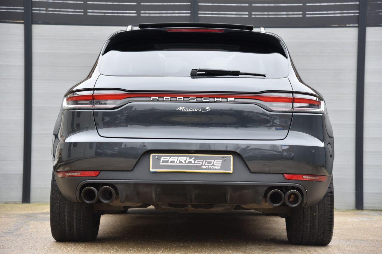 Porsche Macan view 9