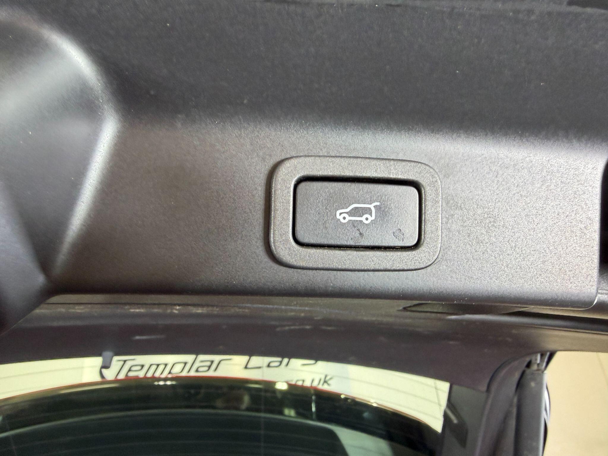 Jaguar F-Pace view 34