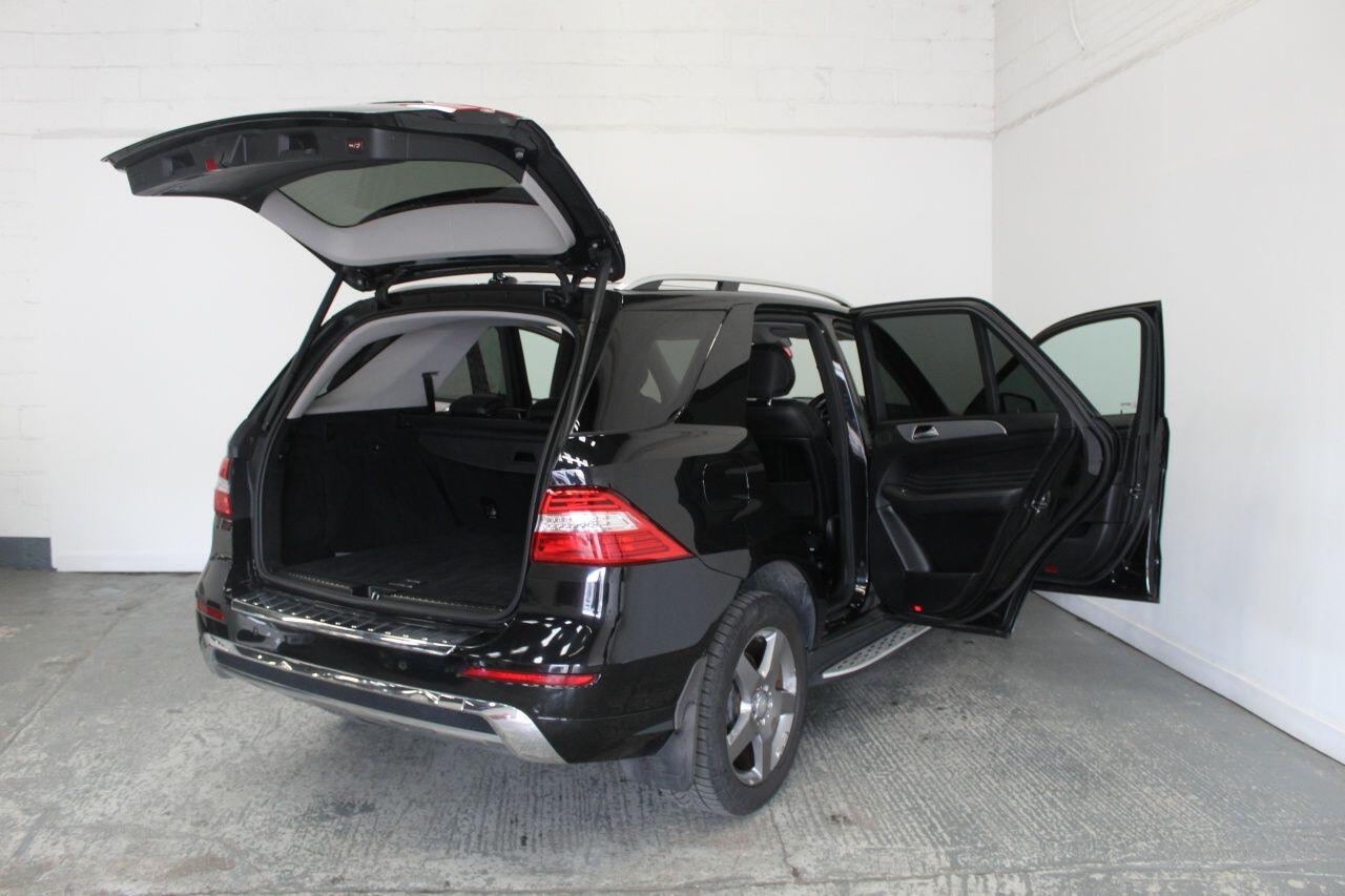 Mercedes-Benz M-Class view 22
