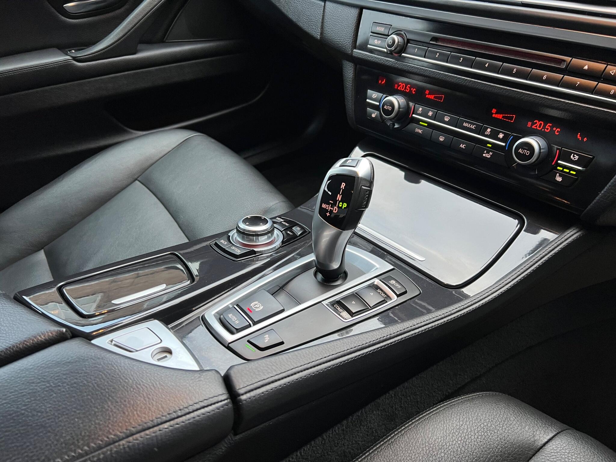BMW 5 Series view 18