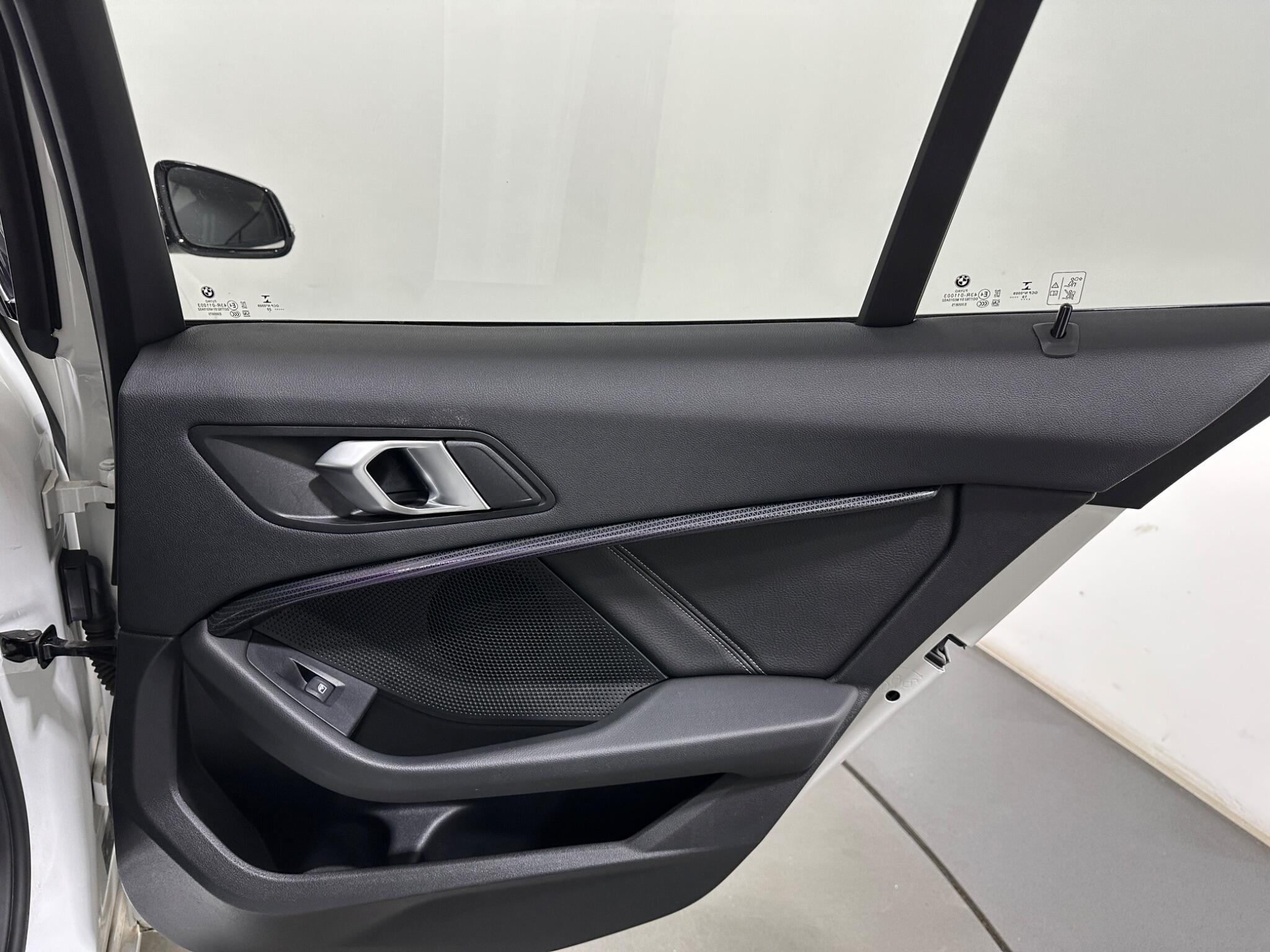 BMW 1 Series view 44