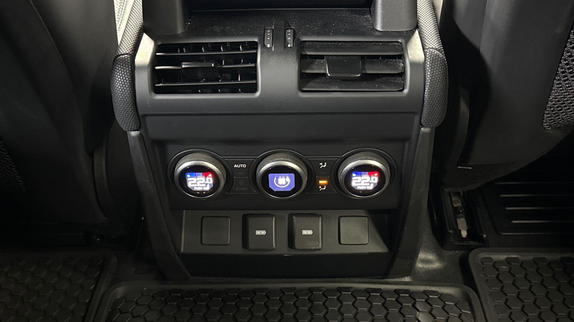 Land Rover Defender view 18