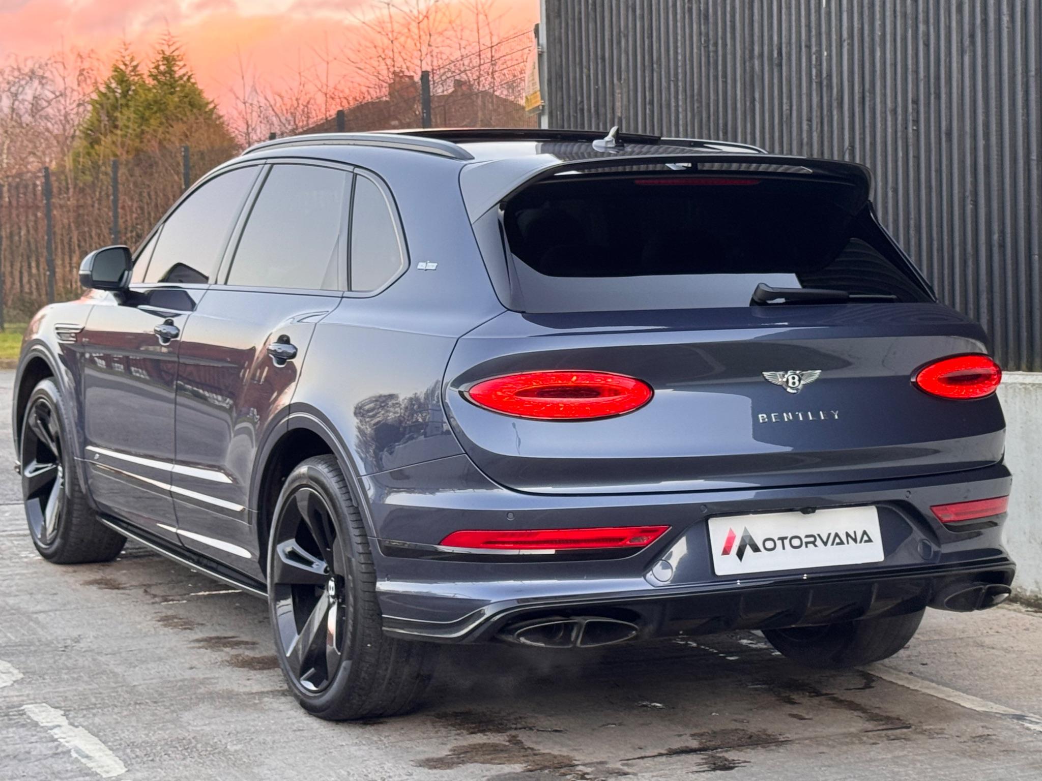 Bentley Bentayga view 14