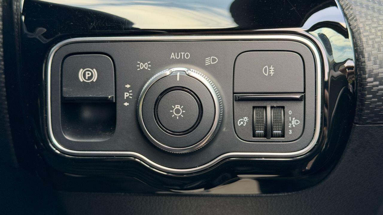 Mercedes-Benz A-Class view 29