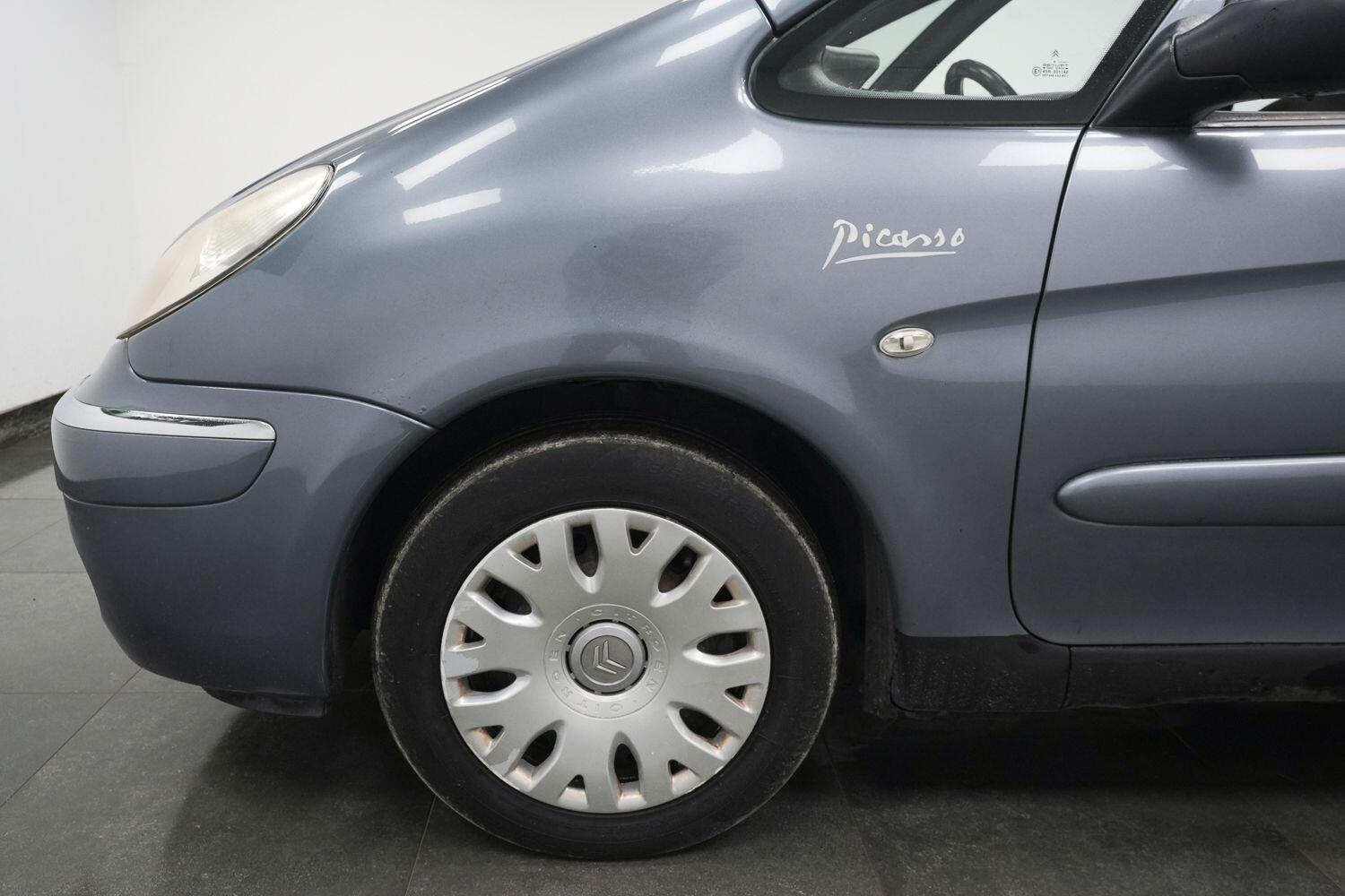 Citroen Xsara Picasso view 6