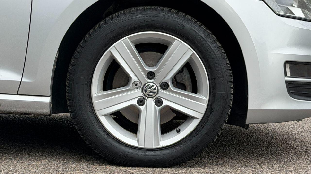 Volkswagen Golf view 34