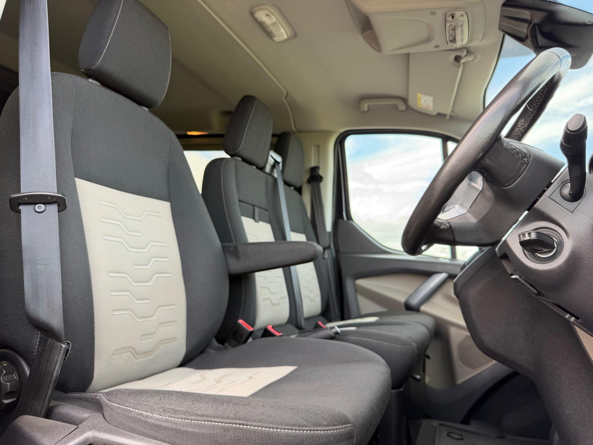 Ford Transit Custom view 20