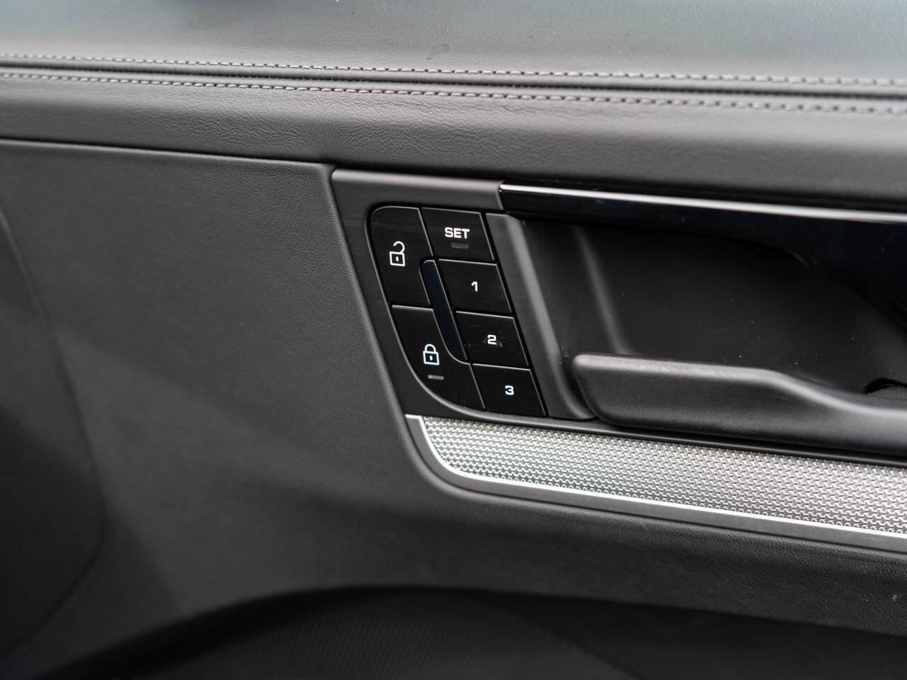Porsche Cayenne view 28