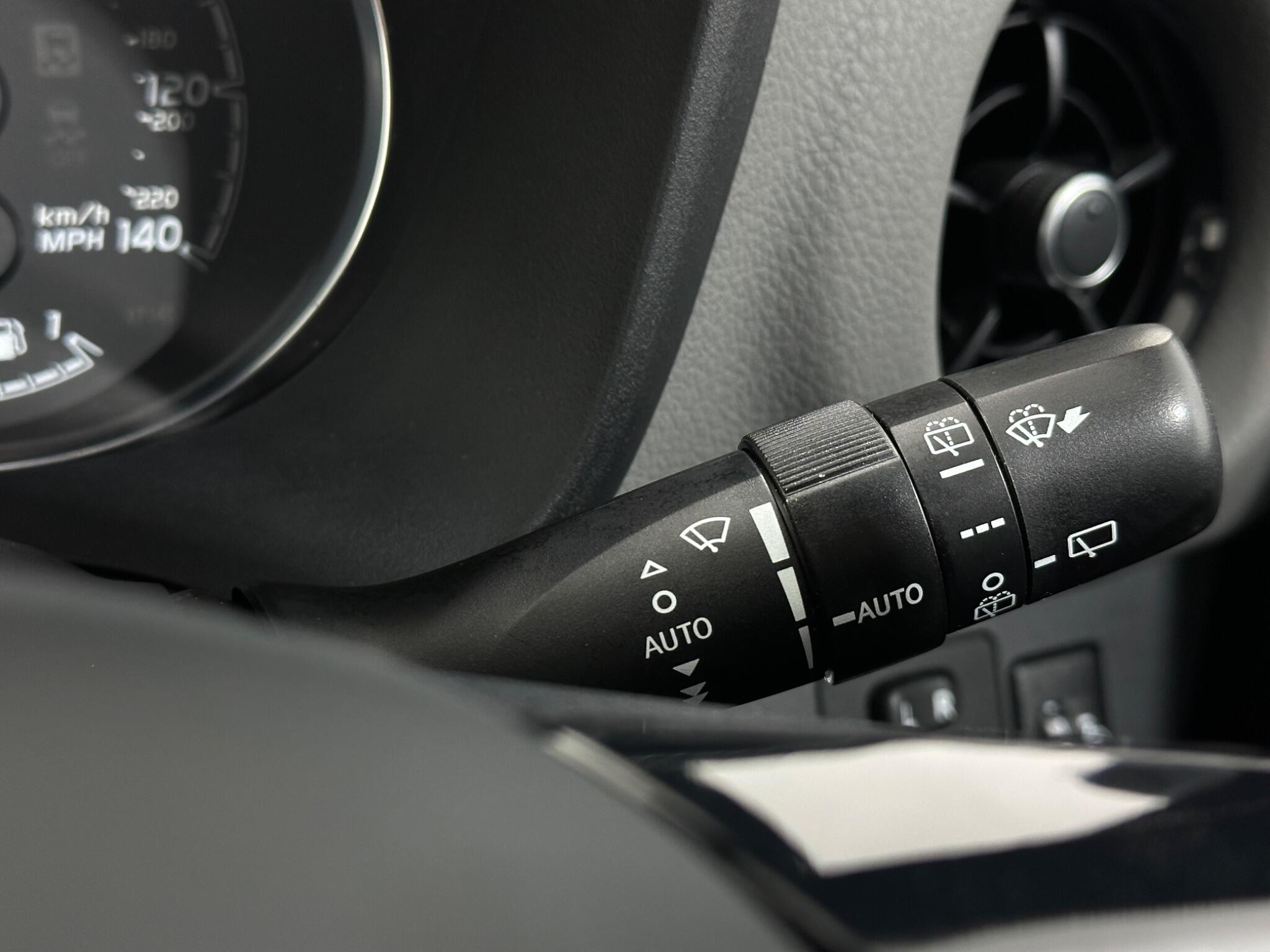 Toyota Yaris view 16