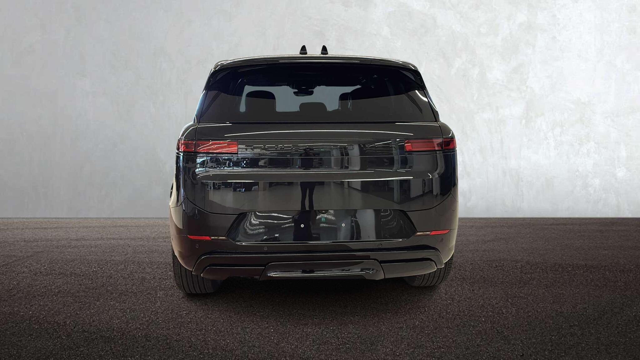 Land Rover Range Rover Sport view 6