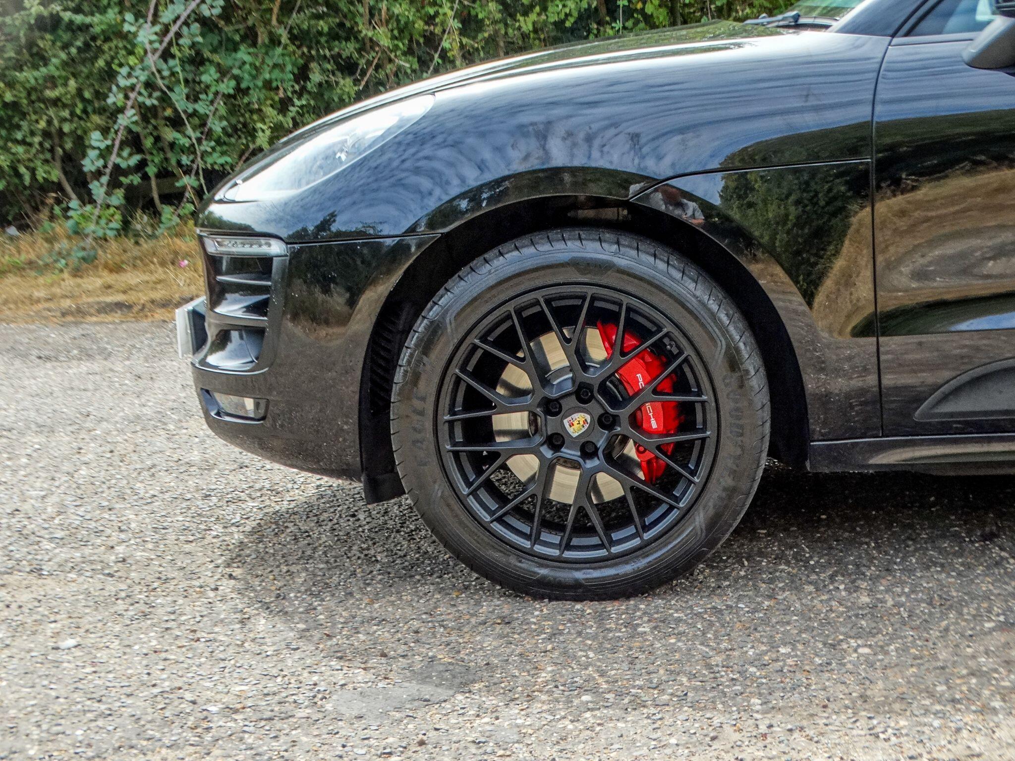 Porsche Macan view 5