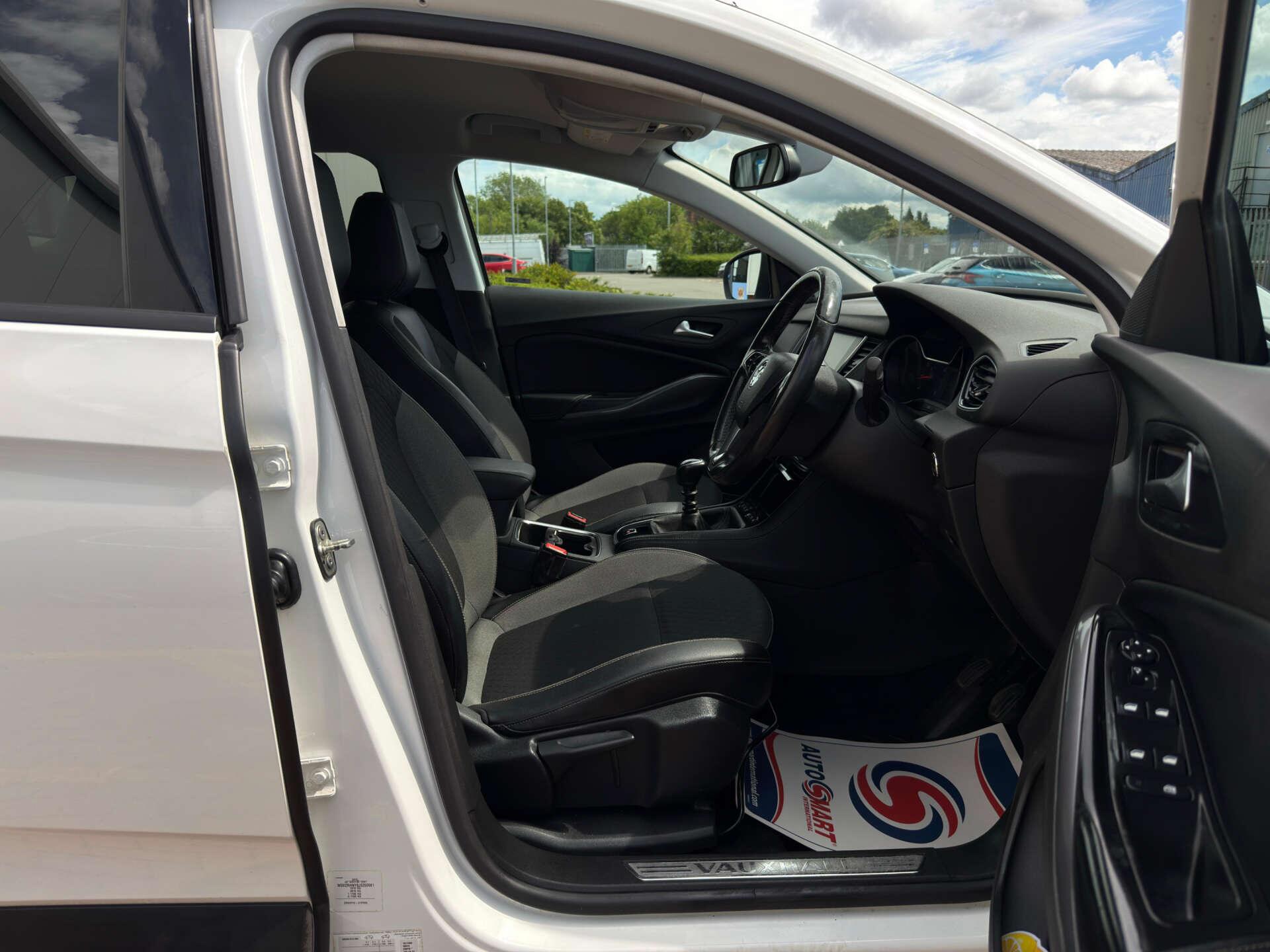 Vauxhall Grandland X view 24