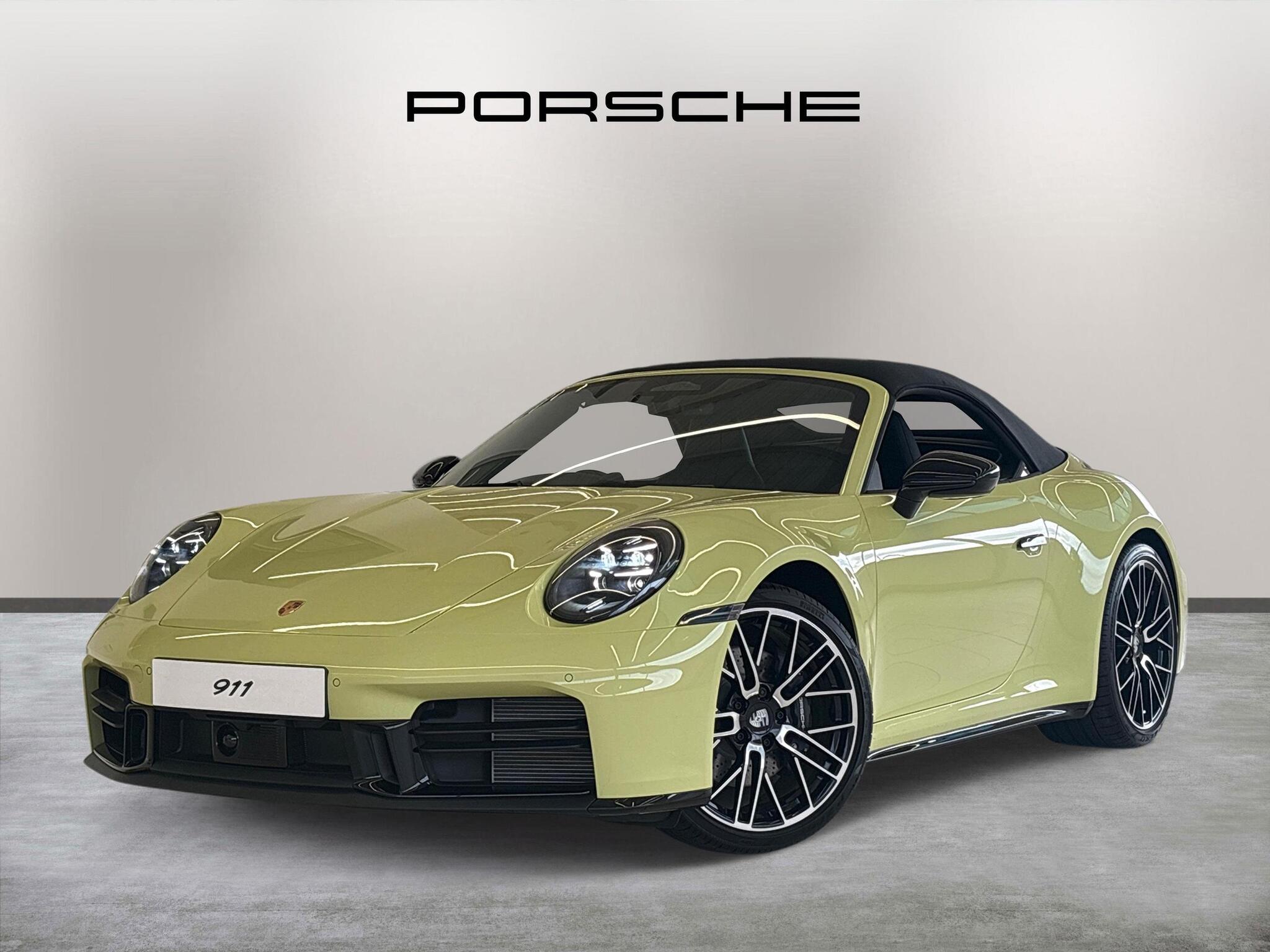 Porsche 911 view 4