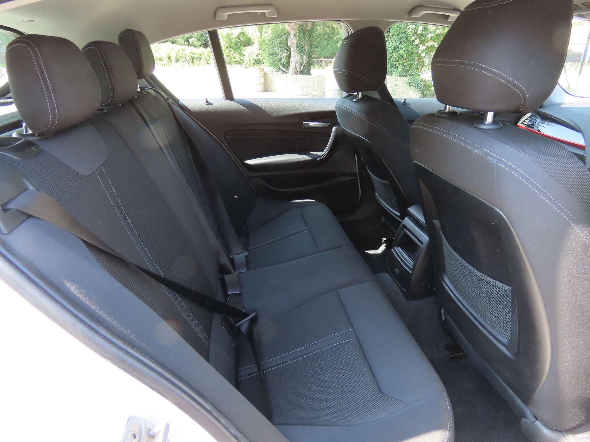 BMW 1 Series view 9