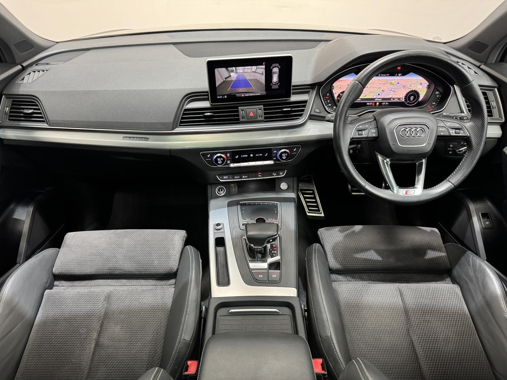 Audi Q5 view 27