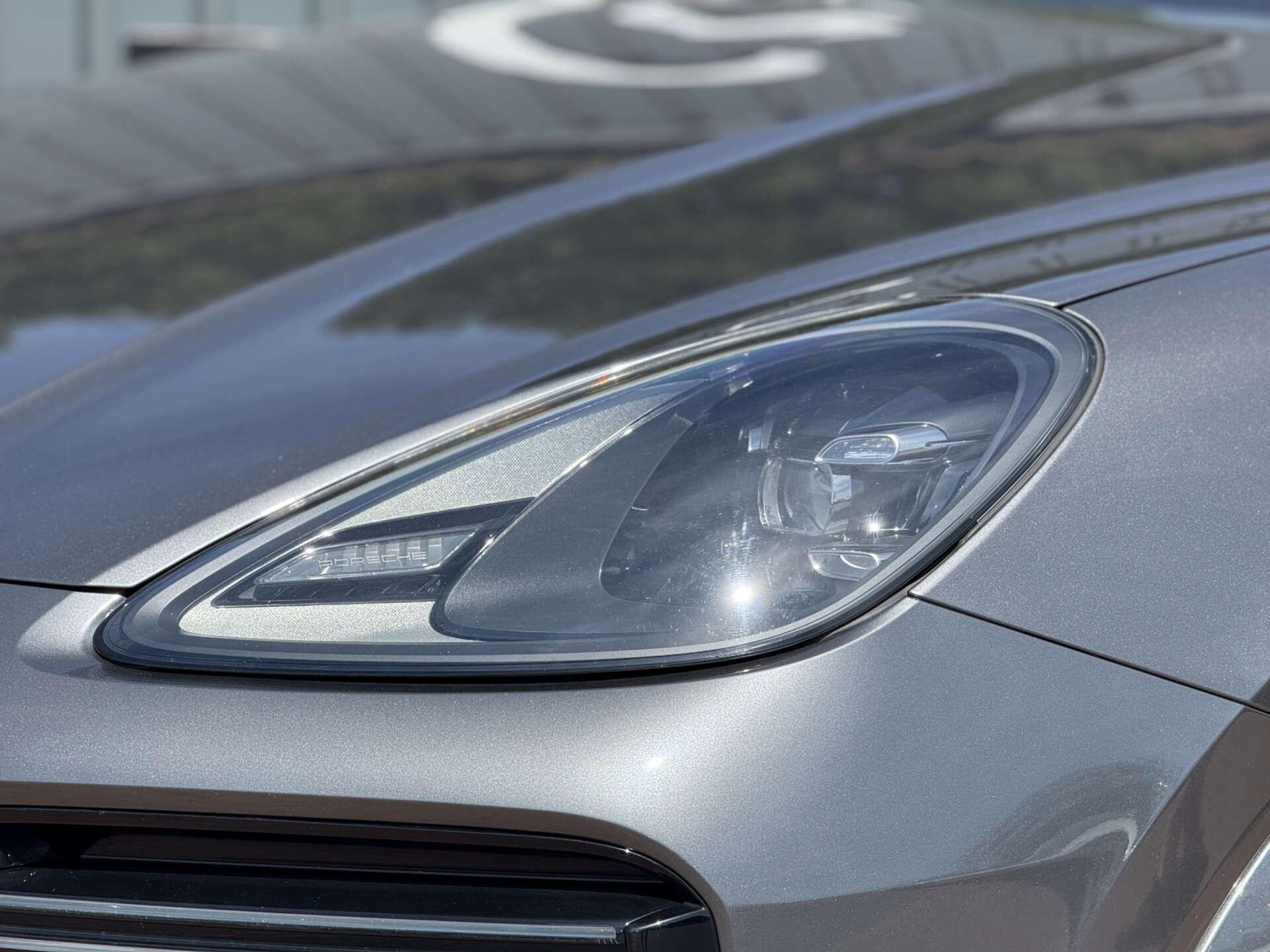 Porsche Cayenne view 5